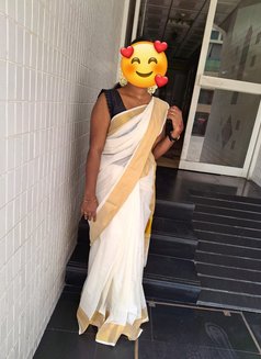Nithya - puta in Dubai Photo 3 of 5