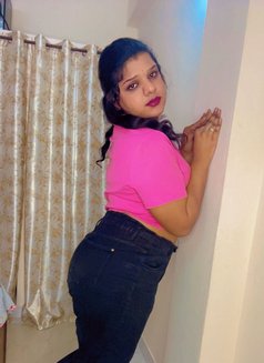 Daicy here - Transsexual escort in Hyderabad Photo 3 of 5