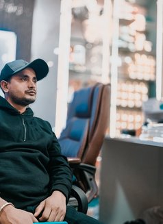 Nitin Pandit - Acompañantes masculino in New Delhi Photo 2 of 2