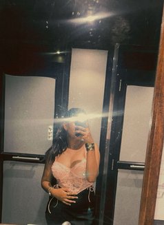 Nitiya - puta in Candolim, Goa Photo 1 of 5