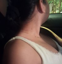 Nitu - puta in Mumbai