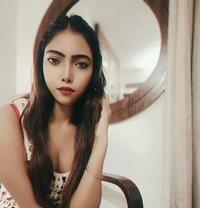 Nitu - escort in Singapore