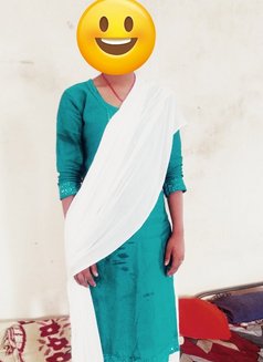 Nitu Kumari - Male escort in Chennai Photo 3 of 3
