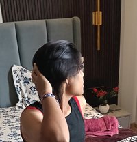 Nitya Singh - puta in Noida Photo 2 of 4