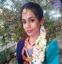 Nivedha - Acompañantes transexual in Chennai