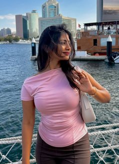 Nivetha - puta in Chennai Photo 1 of 1
