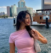 Nivetha - puta in Chennai Photo 1 of 1