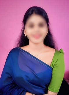 Nivi - escort in Chennai Photo 2 of 7