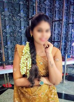 Nivi - escort in Chennai Photo 3 of 7