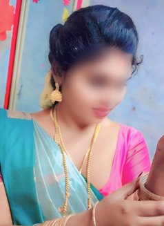Nivi - escort in Chennai Photo 4 of 7