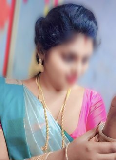 Nivi - escort in Chennai Photo 3 of 6