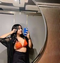 Nivi Telugu Girl - adult performer in Hyderabad