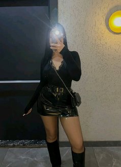 Nivin - escort in Beirut Photo 4 of 4