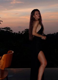 Nixie - escort in Dubai Photo 4 of 6