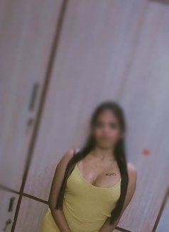 Akriti for cam, sex chat and real meet - puta in New Delhi Photo 1 of 3