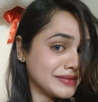 Niyaa - puta in Hyderabad