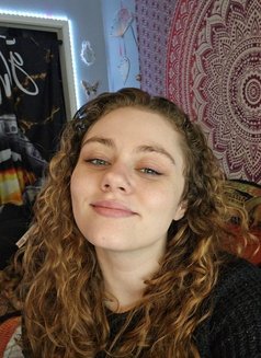 Nizine - escort in Amman Photo 2 of 3