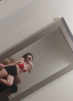 Nizine - escort in Amman Photo 3 of 3