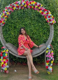 No Advance Home and Hotel Myself Service - escort in Kolkata Photo 3 of 7