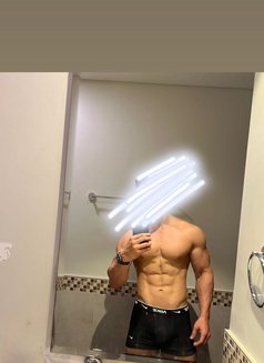 No Advance Low Rate - Male escort in New Delhi Photo 1 of 3