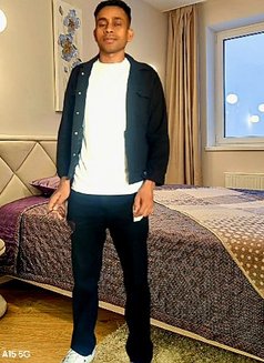 No Advance Male Escort - Male escort in New Delhi Photo 1 of 1