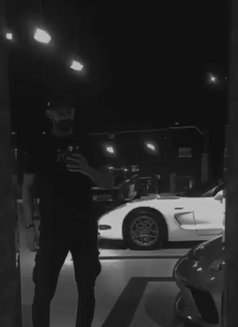 Noah - masseur in Al Manama Photo 1 of 2