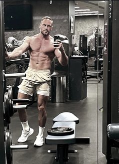 Noah - Acompañantes masculino in Dubai Photo 6 of 14