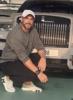 Noah - Acompañantes masculino in Dubai Photo 12 of 14