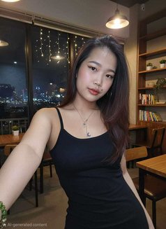 Noah - escort in Dubai Photo 1 of 4