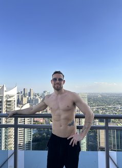 Noah - Male escort in Manila Photo 1 of 9