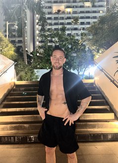 Noah - Male escort in Manila Photo 3 of 9