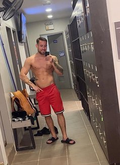 Noah - Male escort in Manila Photo 5 of 9