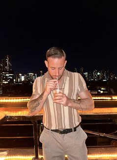 Noah - Male escort in Manila Photo 6 of 9