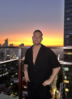 Noah - Male escort in Manila Photo 7 of 9