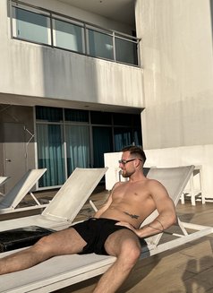 Noah - Male escort in Manila Photo 8 of 9