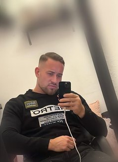 Noah - Male escort in Manila Photo 9 of 9