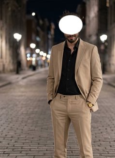 Noah - Acompañantes masculino in Abu Dhabi Photo 2 of 4