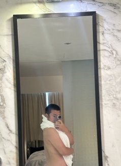 Noah - Male escort in Bangkok Photo 3 of 4