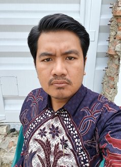 Noan - Male escort in Jakarta Photo 6 of 8