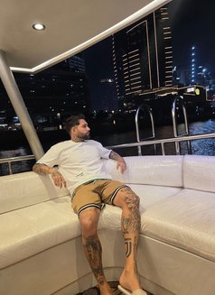 Nobody - masseur in Dubai Photo 3 of 3