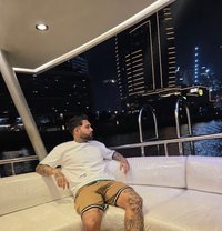 Nobody - masseur in Dubai