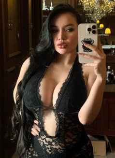 Discreet Escort - escort in Tokyo Photo 7 of 7