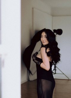 Noemi - escort in Dubai Photo 1 of 10