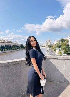 Noemi - escort in Dubai Photo 4 of 10