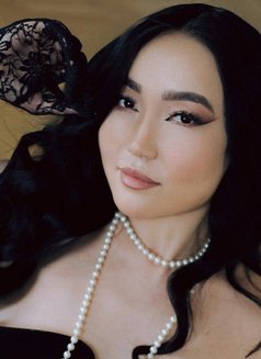 Noemi - escort in Dubai Photo 5 of 10