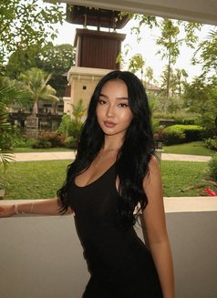 Noemi - escort in Dubai Photo 9 of 10