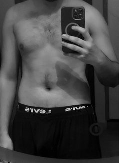 Nofal - Acompañantes masculino in Lahore Photo 2 of 2