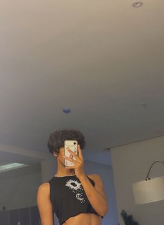 Nofi Arab - Male escort in Riyadh Photo 8 of 10