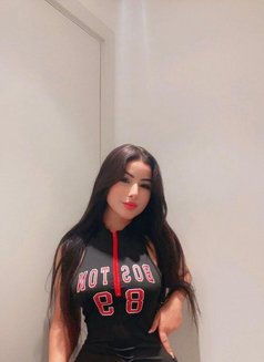 Nina - puta in Dubai Photo 4 of 6