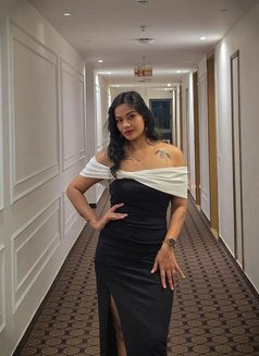 Noida Adult Escort - puta in Noida Photo 2 of 2